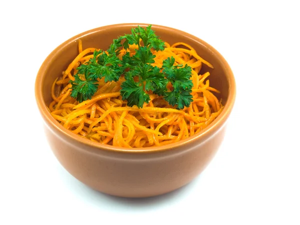 Салат з моркви в тарілці — стокове фото