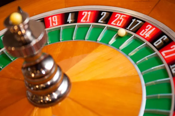 Casino Rulet Top Ile Iplik Closeup Çekim — Stok fotoğraf