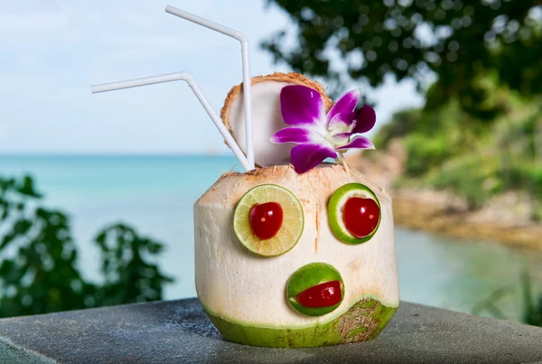Exotische kokos cocktail — Stockfoto