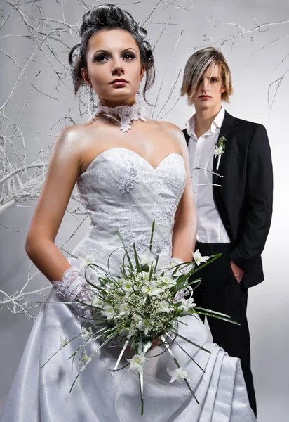 美丽的新娘和新郎 — 图库照片