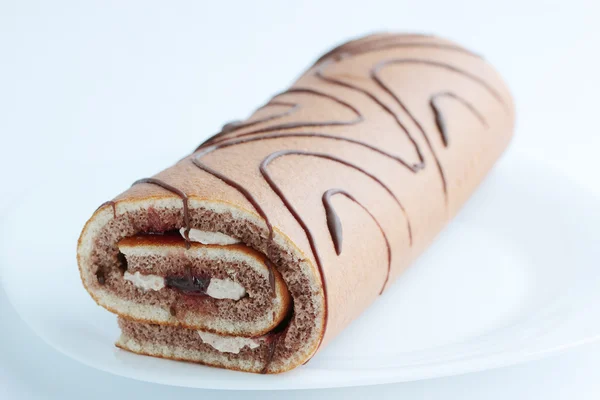 스폰지 케이크 테스트에서 초콜릿 디저트 — 스톡 사진