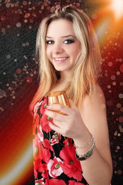 Blond Att Dricka Alkoholhaltig Dryck Cognac — Stockfoto