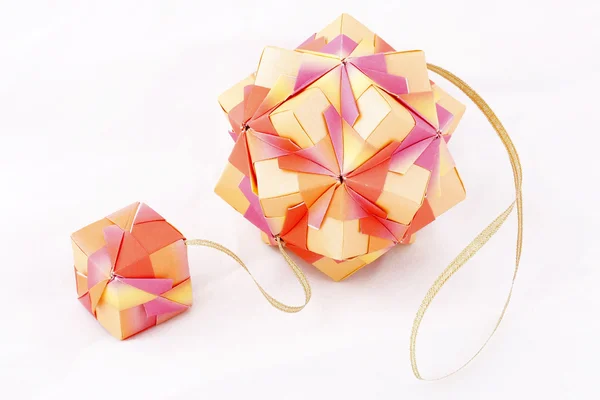 Handgemaakte origami kusudama papier bal Rechtenvrije Stockfoto's