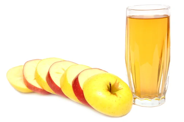 Äppeljuice och färska äpplen — Stockfoto