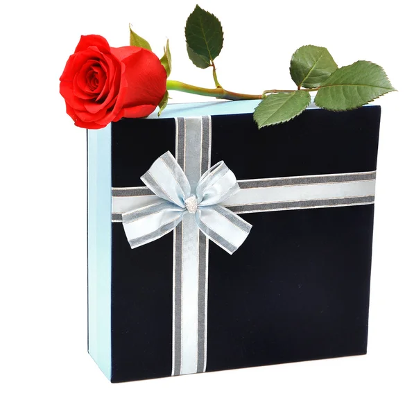 Rød rose og gave - Stock-foto