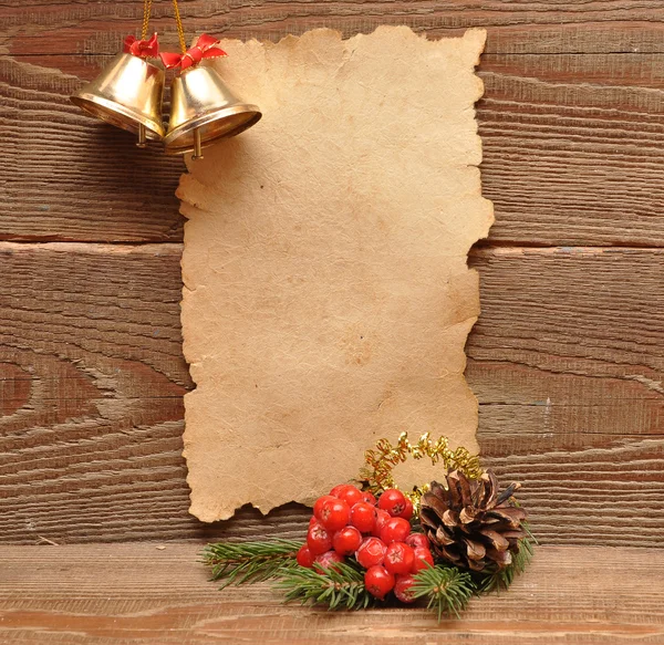 Noel dekorasyonu ve eski kağıt — Stok fotoğraf