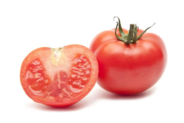Κόκκινη ντομάτα λαχανικών με κομμένα — Φωτογραφία Αρχείου