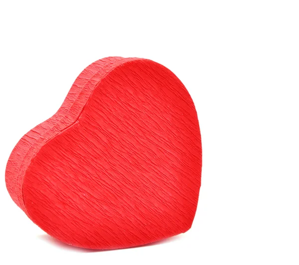 Caixa vermelha em forma de coração em branco — Fotografia de Stock