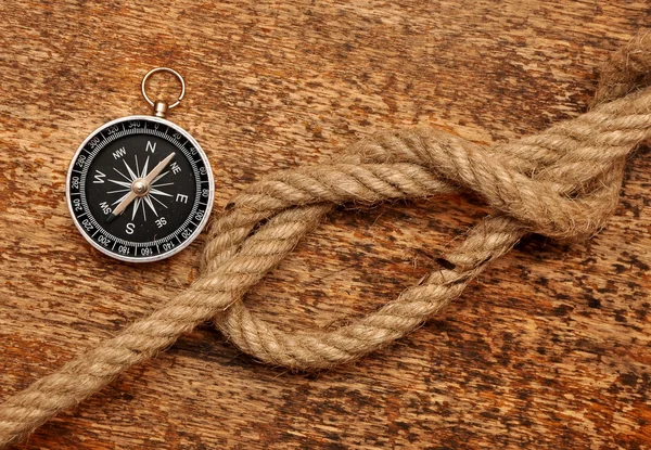 Kompas i liny — Zdjęcie stockowe