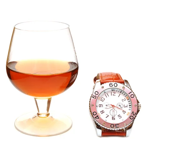 Cognac Verre Horloge Sur Blanc — Photo