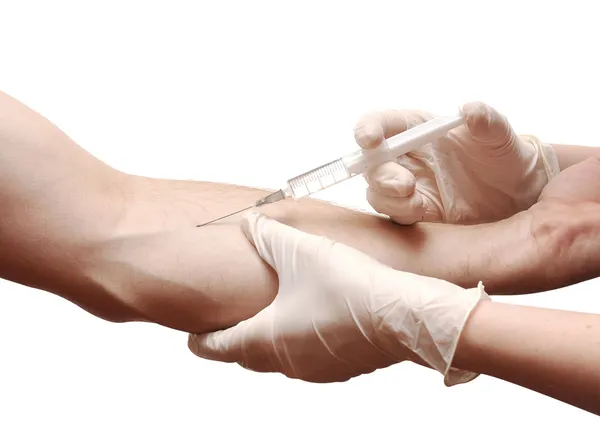 Wstrzyknięcie Szczepionki Ręku Białym Tle — Zdjęcie stockowe