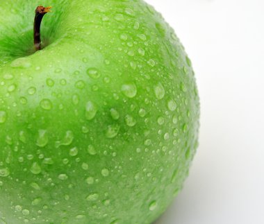 ıslak yeşil elma