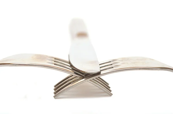 Резюме крупным планом серебряного ножа и вилки с местом для текста — стоковое фото