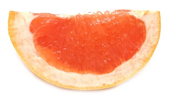 Грапфрутовый ломтик на белом фоне — стоковое фото