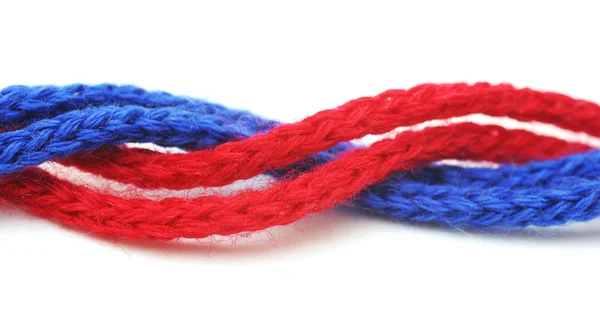 Rode en blauwe synthetische touwen — Stockfoto