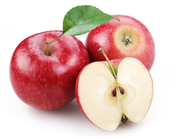Iki kırmızı elma ve yarım kırmızı elma. — Stok fotoğraf