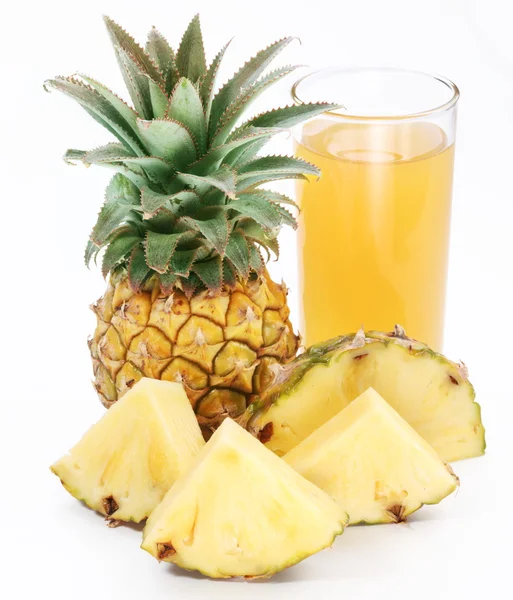 パイナップル ジュース、フルーツ. — ストック写真