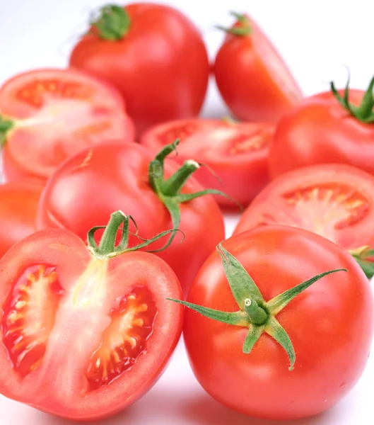 Grupo de tomates vermelhos maduros . — Fotografia de Stock