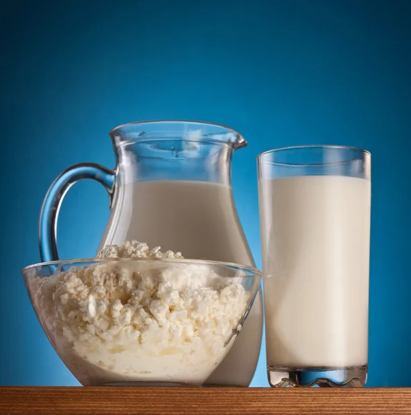 Foto di latte e fiocchi di latte . — Foto Stock