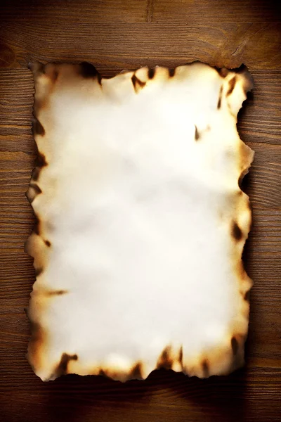 Spalony Krawędzi Papier Teksturowanej Ścianę Drewniane — Zdjęcie stockowe