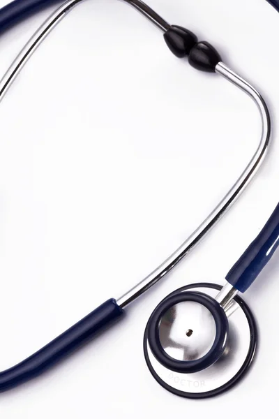 Medizinisches Stethoskop auf weißem Hintergrund. — Stockfoto