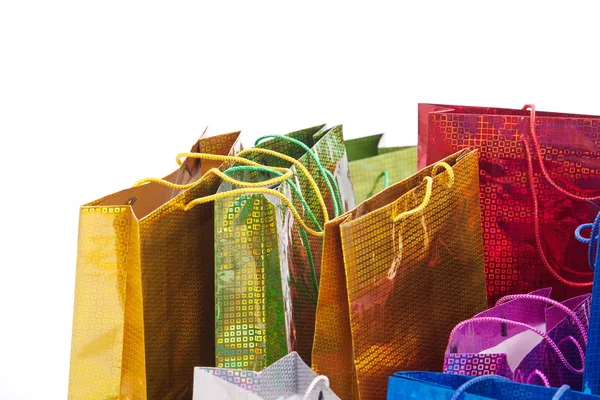 Färgglada shoping väskor. isolerad på vit bakgrund. — Stockfoto