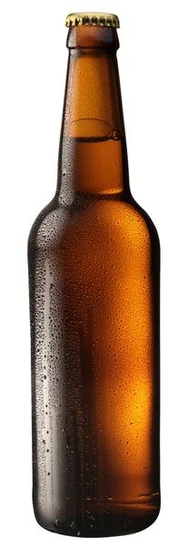 Flesje bier met druppels op witte achtergrond. — Stockfoto