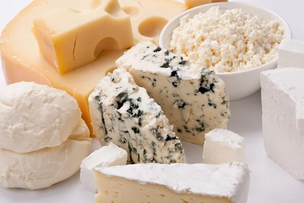Varios tipos de quesos . — Foto de Stock