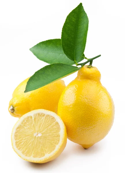 Φωτογραφία υψηλής ποιότητας ώριμα τα λεμόνια σε λευκό φόντο — Φωτογραφία Αρχείου