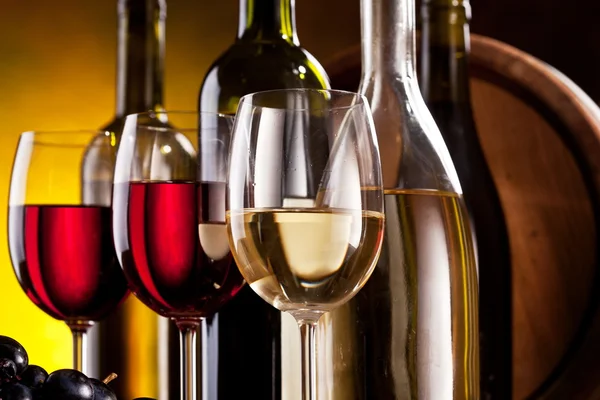 Zátiší s sklenicemi na víno — Stock fotografie