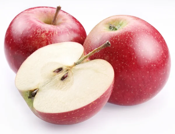 Kırmızı elma ve elma yarısı. — Stok fotoğraf