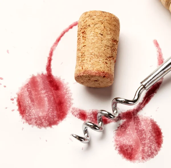 Círculos de vinho com saca-rolhas e rolhas . — Fotografia de Stock