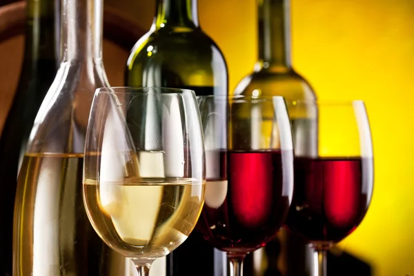 Zátiší s sklenicemi na víno — Stock fotografie