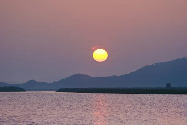 stock image Beautiful sunset on the lake