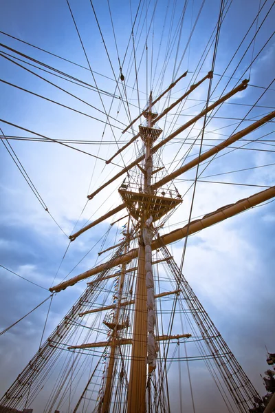 Mast in the clouds — Stock Photo, Image