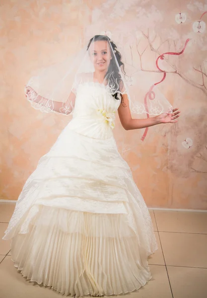 Bride in white dress — Stock Photo, Image