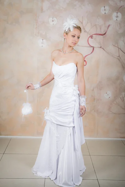 Pretty slim bride 5 — Stock Photo, Image