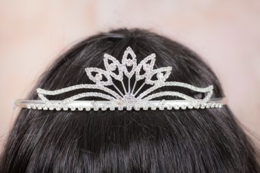 Beautiful tiara with artificial diamonds 5