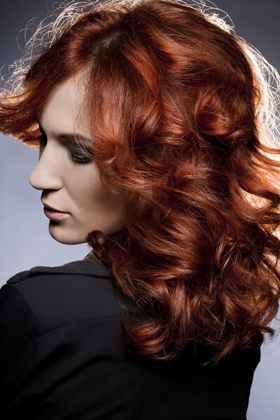 Модный портрет сексуальной женщины
