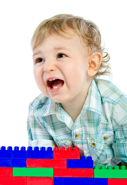 Schattige Kleine Babyjongen Met Kleurrijke Bouwstenen Geïsoleerd Wit — Stockfoto