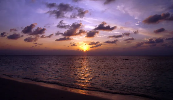 Bela Paisagem Pôr Sol Sobre Oceano — Fotografia de Stock