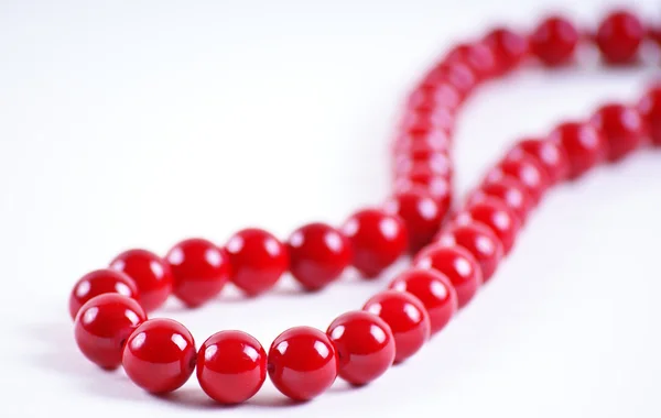 Rote Perlen Geschenk Auf Selebrates — Stockfoto