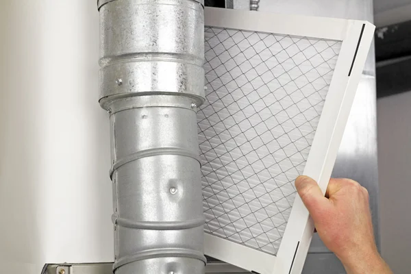 Huis lucht filter vervanging — Stockfoto