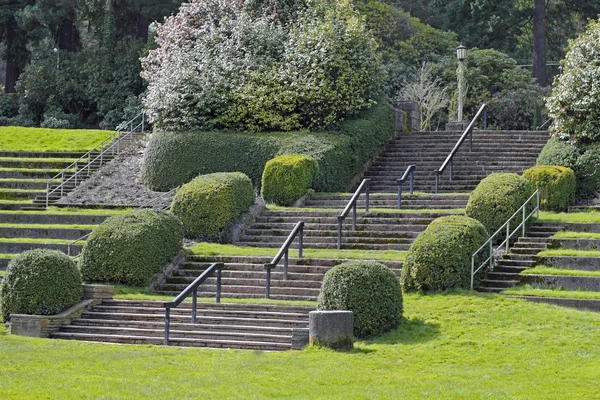 Park merdiven — Stok fotoğraf