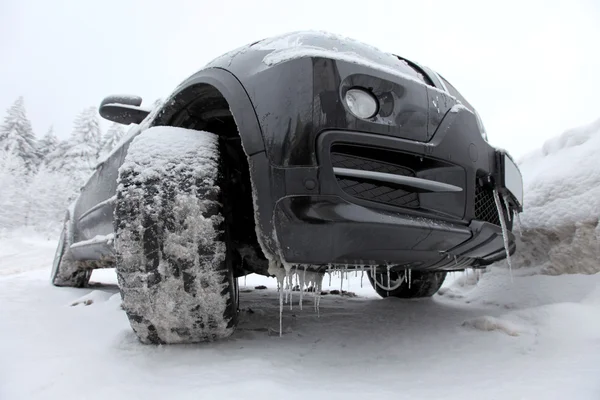 Carro de SUV Icy — Fotografia de Stock