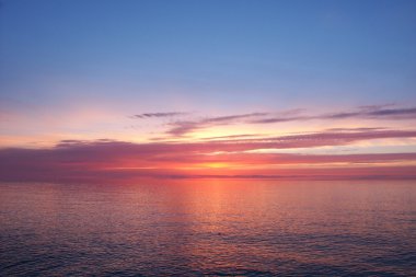 superior gölünün Kuzey Michigan'da kapalı güzel pembe renkleri yansıtacak.