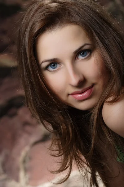Portrét Mladé Dívky Modrýma Očima — Stock fotografie