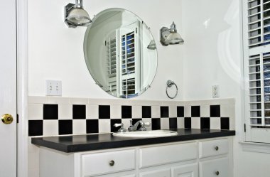 Small White Bathroom clipart