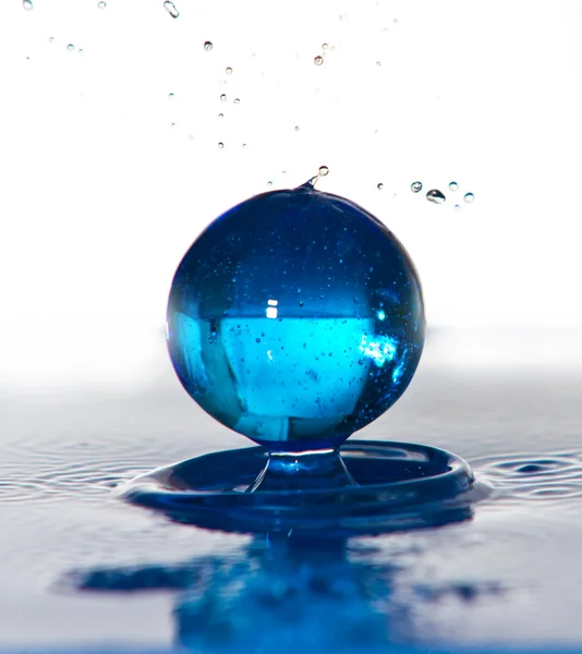 Esferas y agua — Foto de Stock