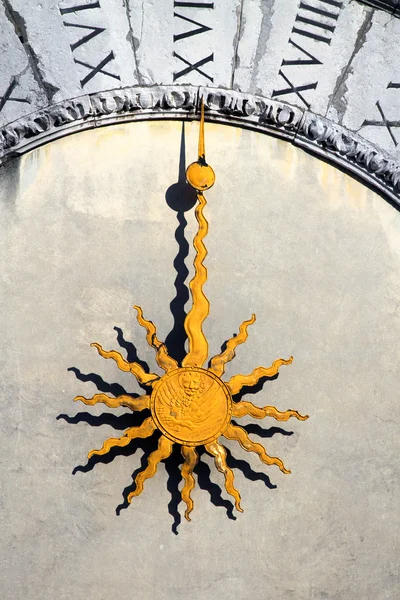 Zegar w Wenecji, Włochy — Zdjęcie stockowe